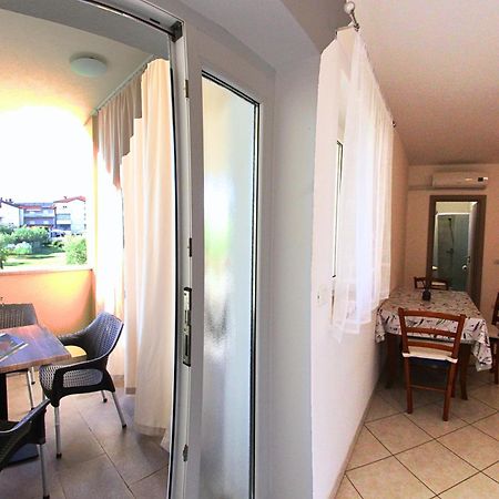 Apartments Goltes Lovrečica Екстериор снимка