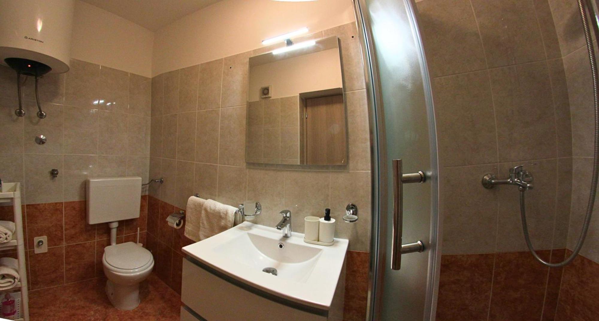 Apartments Goltes Lovrečica Екстериор снимка