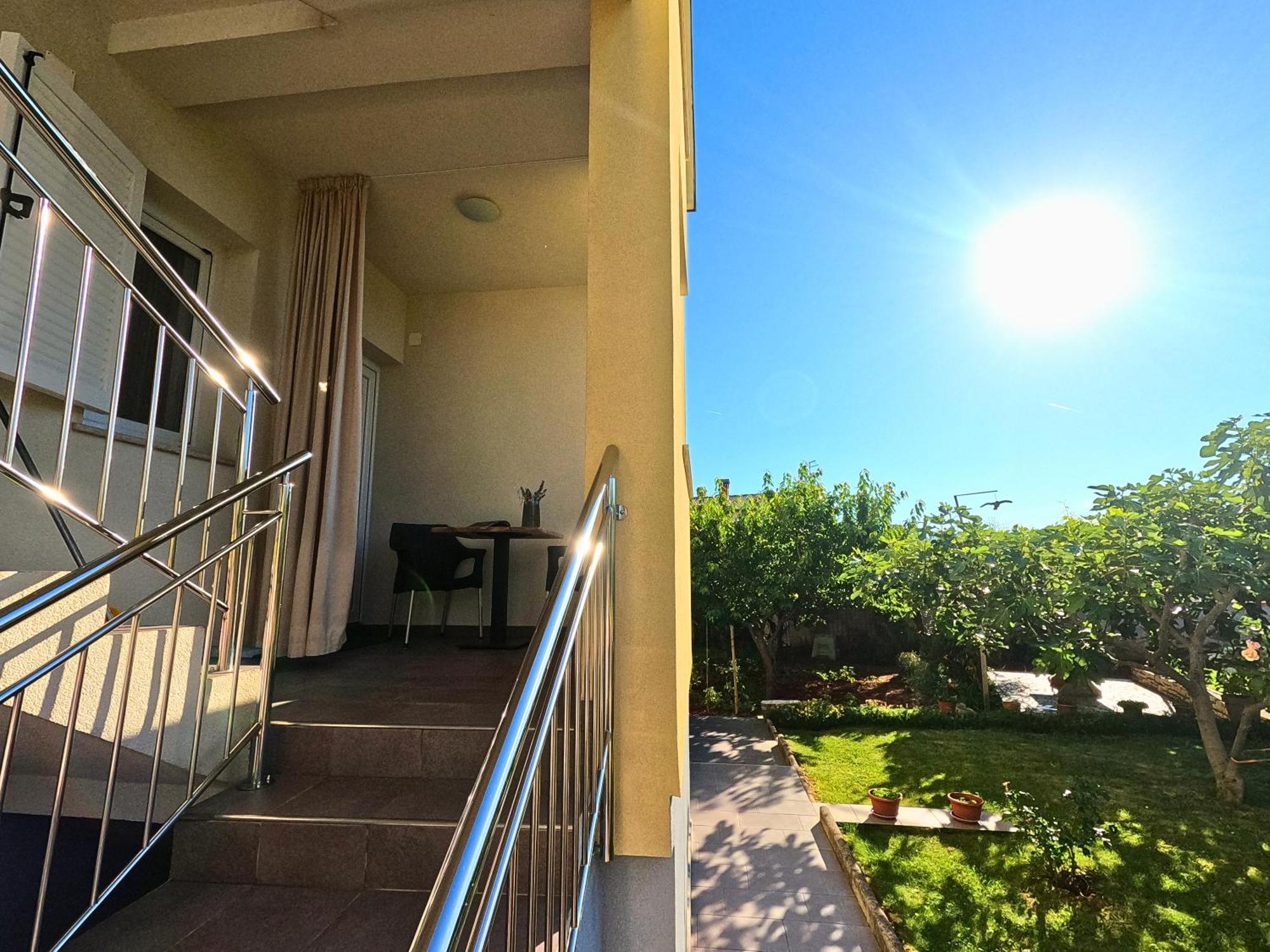 Apartments Goltes Lovrečica Екстериор снимка